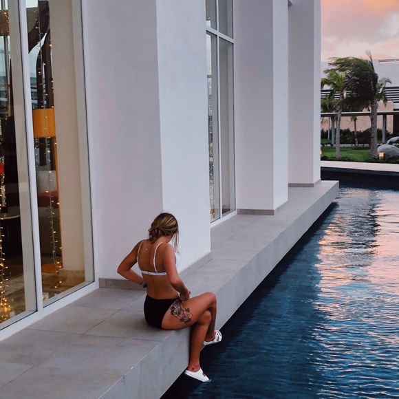 Meet your Posher, Julia - Picture 2 of 6